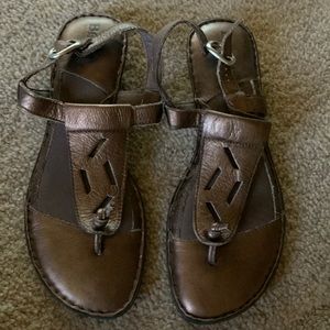 Born sandals